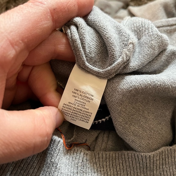 Children’s Place Boy Size M (7/8) Dressy V-neck sweater, good condition - Picture 5 of 6